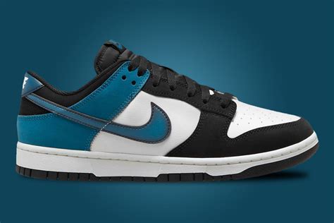 nike dunk.low blauw|nike dunks with blue swoosh.